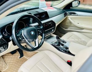 Xe BMW 5 Series 520i 2018