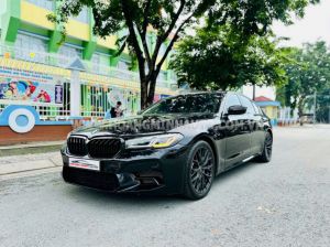 Xe BMW 5 Series 520i 2018